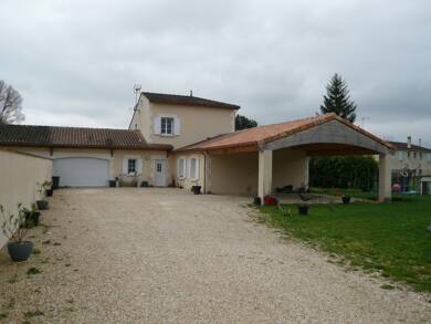 Maison à vendre 428 000 € 11 pièces 6 chambres 198 m² 750 m² de terrain Ars 16130