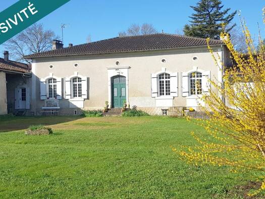 Ferme à vendre 279 450 € 7 pièces 5 chambres 154 m² 6 350 m² de terrain Saint Hilaire Barbezieux-Saint-Hilaire 16300