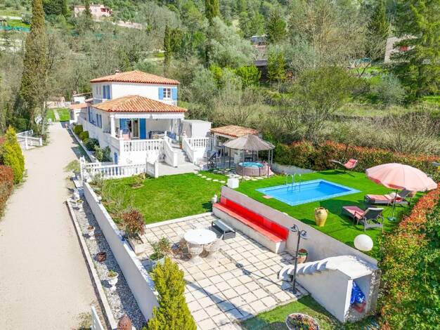 Maison à vendre 615 000 € 7 pièces 6 chambres 195 m² 2 100 m² de terrain L'Escarène 06440