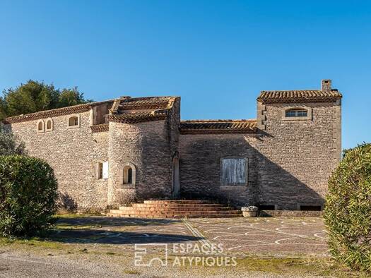 Maison à vendre 1 695 000 € 10 pièces 5 chambres 334 m² 10 000 m² de terrain La Grenouillade-Les Minimes Arles 13200
