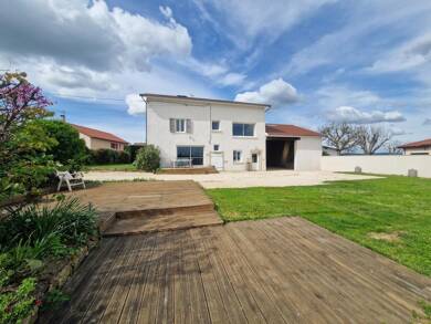 Ferme à vendre 699 000 € 8 pièces 5 chambres 263 m² 1 378 m² de terrain Chuzelles 38200