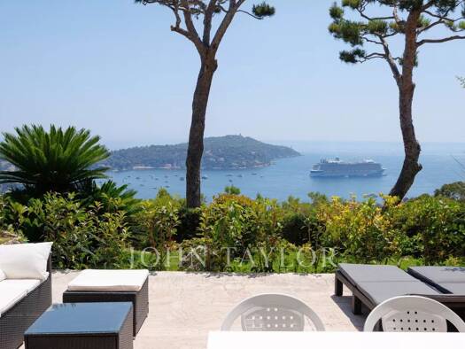 Appartement à vendre 970 000 € 3 pièces 2 chambres 84,7 m² RDC/4 Le Port Villefranche-sur-Mer 06230
