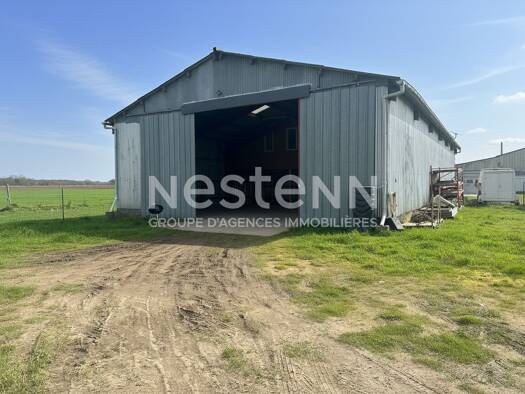 Entrepôt à vendre 108 150 € 300 m² d'espace de stockage Caden 56220