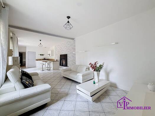 Maison à vendre 157 000 € 4 pièces 2 chambres 70 m² 633 m² de terrain Saint-Aubin-Celloville 76520
