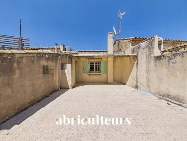 Appartement à vendre 249 000 € 3 pièces 2 chambres 90,6 m² RDC/3 Rognes 13840