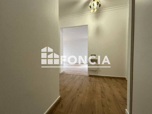 Appartement à louer 1 532 € 3 pièces 2 chambres 68,8 m² RDC Europe-Maupassant Chatou 78400