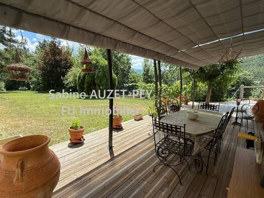 Maison à vendre 637 200 € 15 pièces 8 chambres 300 m² 1 800 m² de terrain Montclar 04140