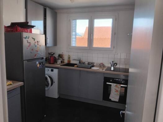 Appartement à louer 884 € 4 pièces 3 chambres 73 m² Étage 3/3 Saint Claude - Torcols Besançon 25000