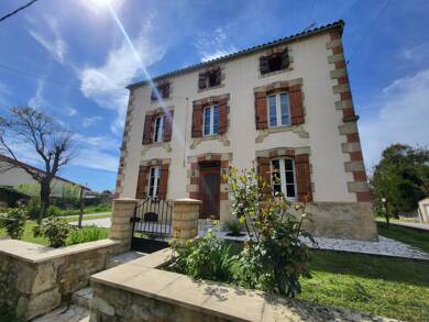 Maison à vendre 169 000 € 5 pièces 3 chambres 142 m² 1 015 m² de terrain Le Puy 33580