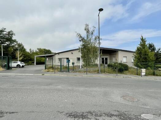 Local commercial à vendre 2 070 000 € 1 053 m² de surface de vente Cormontreuil 51350
