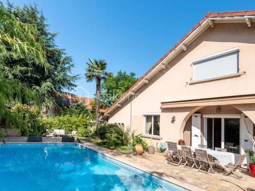 Maison à vendre 460 000 € 6 pièces 4 chambres 162 m² 710 m² de terrain La-Soie Décines-Charpieu 69150