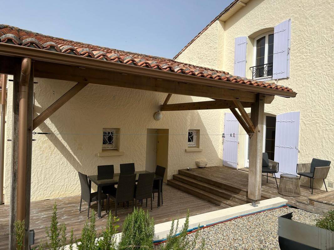 Maison à vendre, 185m², SAINT PIERRE DE JUILLERS