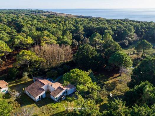 Maison à vendre 949 000 € 7 pièces 5 chambres 170 m² 4 753 m² de terrain Le Bois-Plage-en-Ré 17580