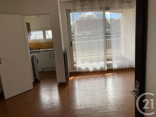Appartement à louer 430 € 1 pièce 25 m² 1er étage Bagnols-sur-Cèze 30200