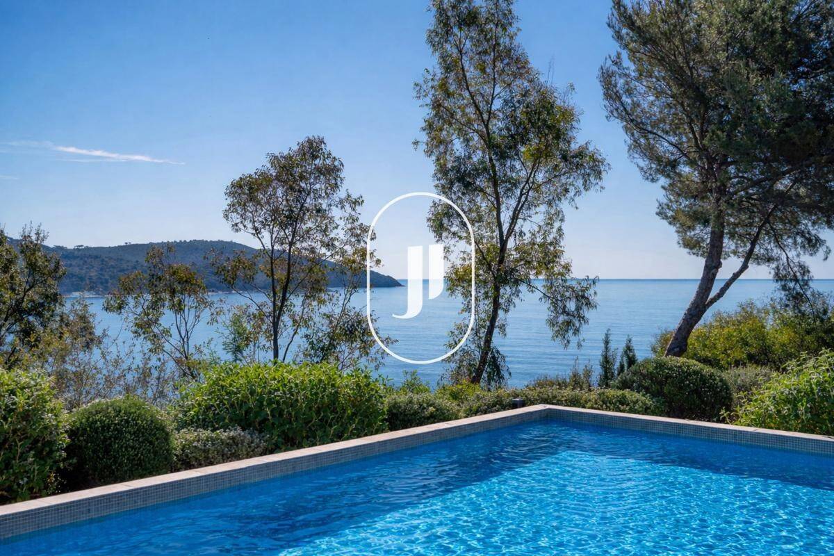 Maison à vendre, 300m², LA CROIX VALMER