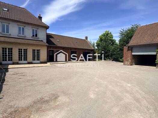 Immeuble à vendre 295 000 € 233 m² Dohem 62380