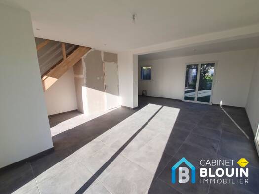 Maison à vendre - Première occupation 246 225 € 4 pièces 3 chambres 96 m² 400 m² de terrain Les Touches 44390