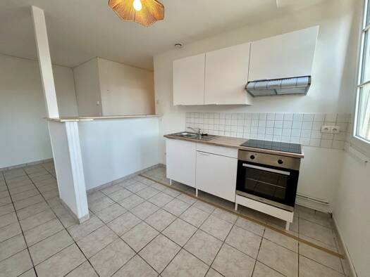 Appartement à louer 690 € 4 pièces 2 chambres 73,3 m² 1er étage Centre Ville Saint-Quentin 02100