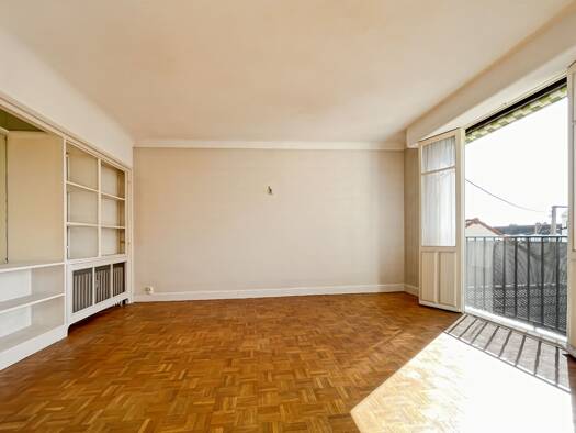 Appartement à vendre 129 100 € 3 pièces 2 chambres 64,3 m² Étage 2/2 Centre Melun 77000