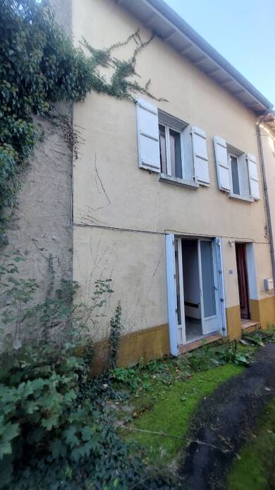 Maison à vendre 45 000 € 5 pièces 3 chambres 80 m² 6 m² de terrain Pontaumur 63380