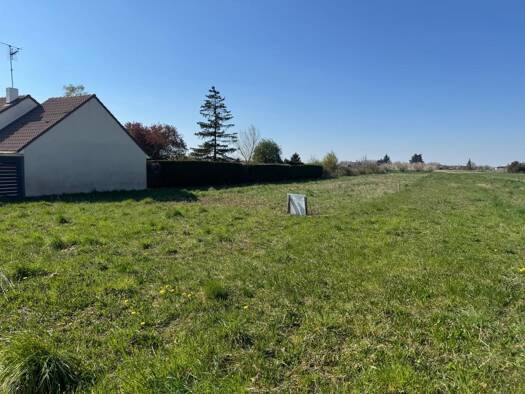 Terrain constructible à vendre 77 000 € 559 m² de terrain Mareau-Aux-Prés 45370
