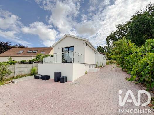 Maison à vendre 450 000 € 4 pièces 3 chambres 88 m² 947 m² de terrain Morainvilliers 78630