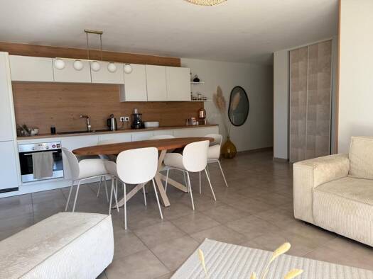 Appartement à vendre 339 000 € 3 pièces 2 chambres 69,7 m² Étage 1/3 Douvaine 74140