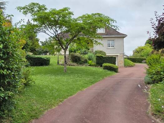 Maison à vendre 348 150 € 5 pièces 4 chambres 157 m² 3 933 m² de terrain La Roche-Posay 86270