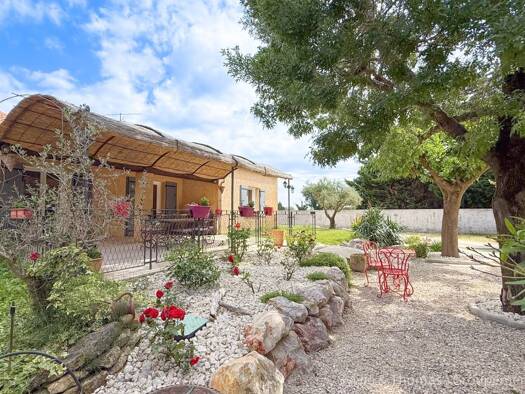 Maison de plain-pied à vendre 361 000 € 5 pièces 4 chambres 106 m² 1 800 m² de terrain Caderousse 84860