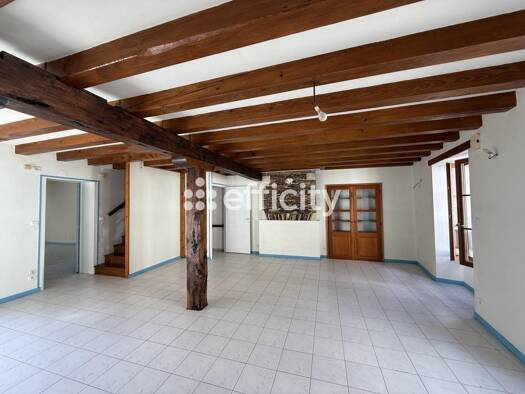 Appartement à vendre 169 500 € 7 pièces 3 chambres 330 m² Étage 2/2 Sauzé-entre-Bois 79190