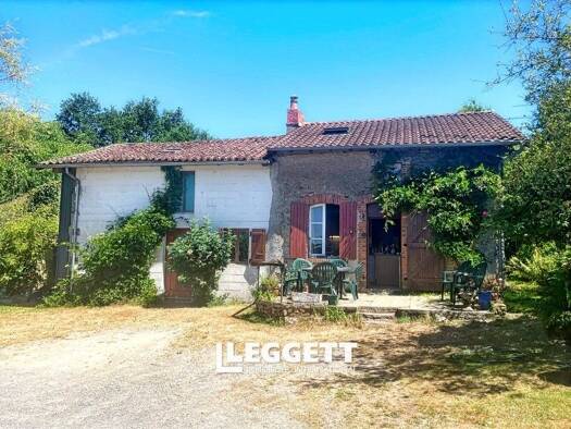 Maison à vendre 109 000 € 4 pièces 3 chambres 120 m² 2 130 m² de terrain Luchapt 86430