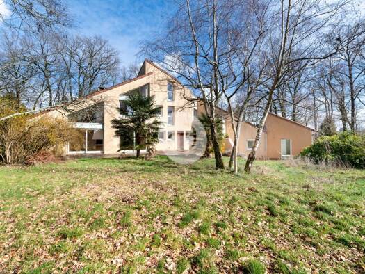 Maison à vendre 570 000 € 14 pièces 7 chambres 427 m² Limoges 87000