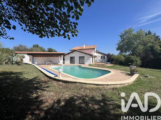 Maison à vendre 399 000 € 9 pièces 5 chambres 162 m² 2 500 m² de terrain Rauzan 33420
