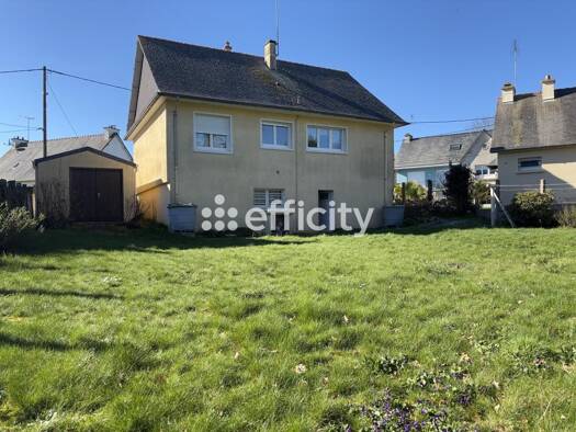 Maison de ville à vendre 198 300 € 4 pièces 2 chambres 79 m² 769 m² de terrain Plouha 22580