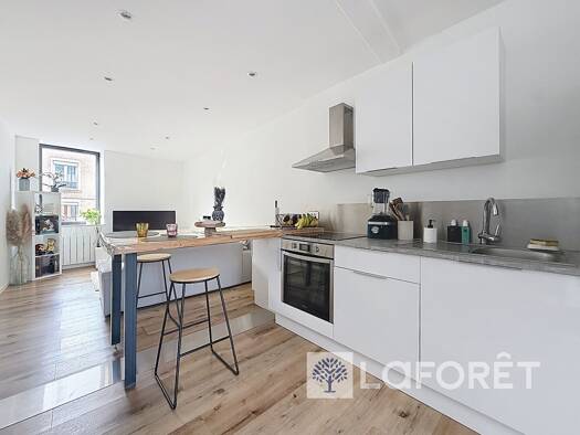 Appartement à louer 700 € 3 pièces 2 chambres 43 m² Étage 1/3 Montbernier Bourgoin-Jallieu 38300