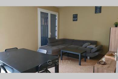Appartement à louer 670 € 4 pièces 3 chambres 82,2 m² Étage 3/4 Colline et Etang Orange 84100