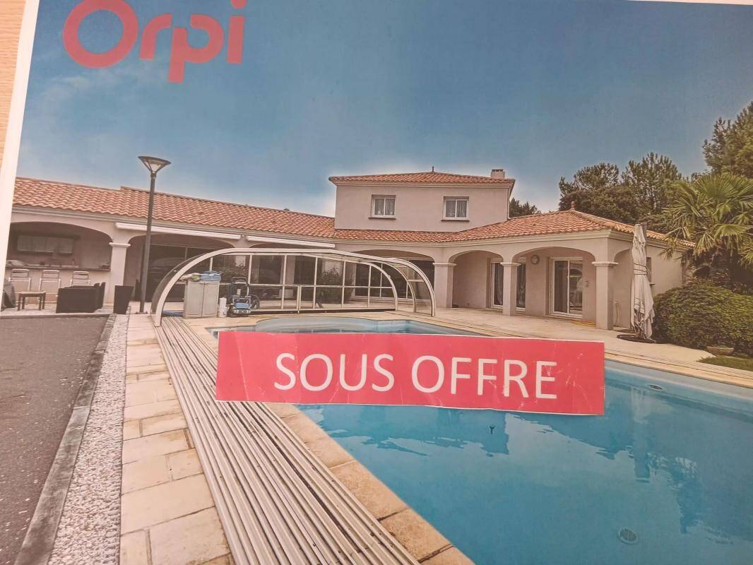 Maison à vendre, 225m², TALMONT SAINT HILAIRE