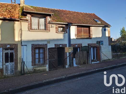 Maison de ville à vendre 34 000 € 3 pièces 2 chambres 50 m² 50 m² de terrain Champignelles 89350