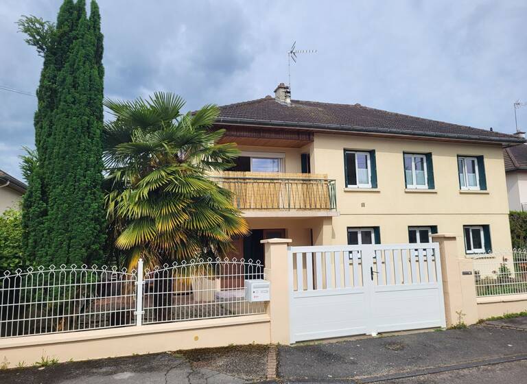 Maison à vendre 249 000 € 7 pièces 5<br/>chambres 130 m²<br/>superficie 635 m²<br/>terrain St Remy 71100
