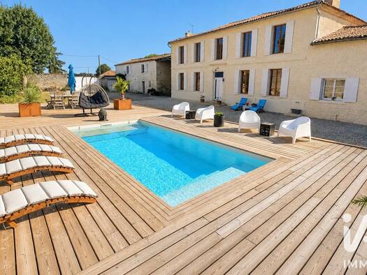 Maison à vendre 545 000 € 7 pièces 5 chambres 265 m² 4 505 m² de terrain Varaize 17400