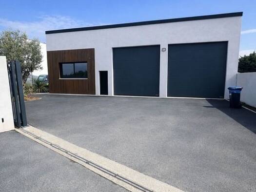 Espace bureau à vendre 470 000 € 200 m² de bureaux Saint-Vivien 17220