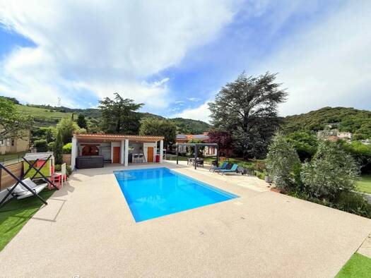 Maison de plain-pied à vendre 688 000 € 6 pièces 4 chambres 182 m² 2 000 m² de terrain Cornas 07130