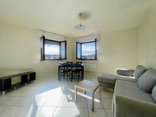 Appartement à louer 520 € 2 pièces 1 chambre 45 m² Étage 4/4 Épinal 88000