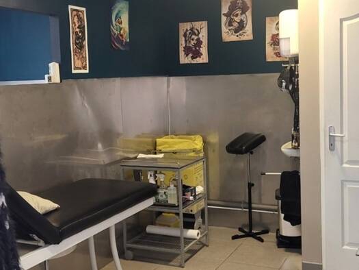 Local commercial avec bail commercial 60 € 75 m² de surface de vente Oraison 04700