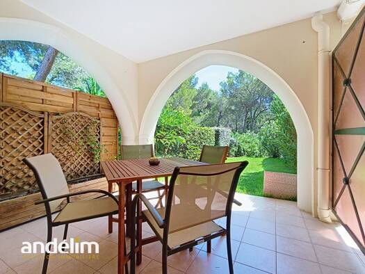 Appartement à vendre 280 000 € 2 pièces 1 chambre 43,3 m² RDC/2 Aiguebonne Saint-Raphaël 83700