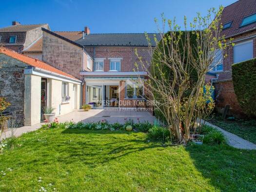 Maison à vendre 350 000 € 8 pièces 5 chambres 232 m² 635 m² de terrain Steenvoorde 59114