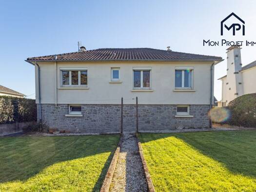 Maison à vendre 148 500 € 5 pièces 2 chambres 75 m² 344 m² de terrain Laval 53000