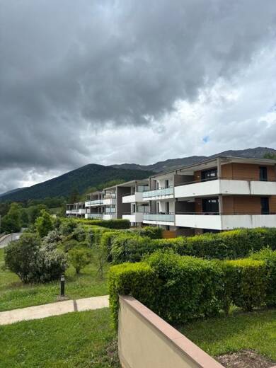 Appartement à louer 1 490 € 2 pièces 1 chambre 47 m² Est Gex 01170