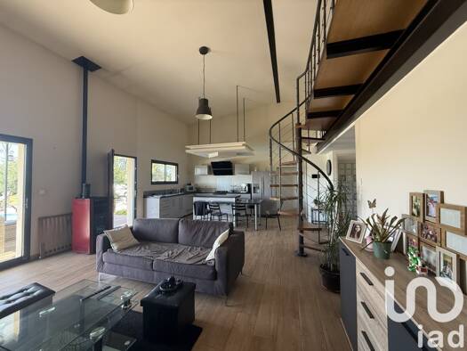 Maison à vendre 249 900 € 4 pièces 2 chambres 110 m² 2 100 m² de terrain Mouleydier 24520