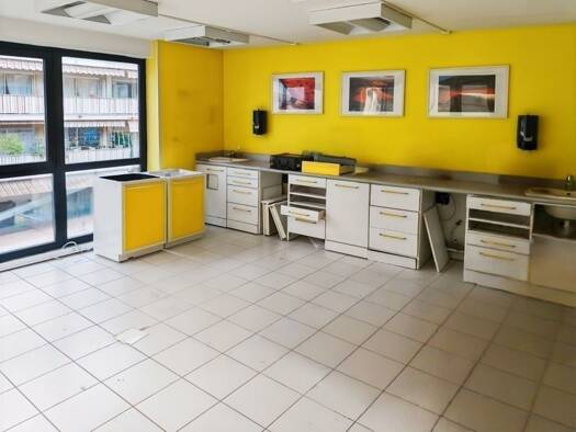 Local d'activités à vendre 380 000 € 83 m² d'espace de stockage Bioves-Casino Menton 06500